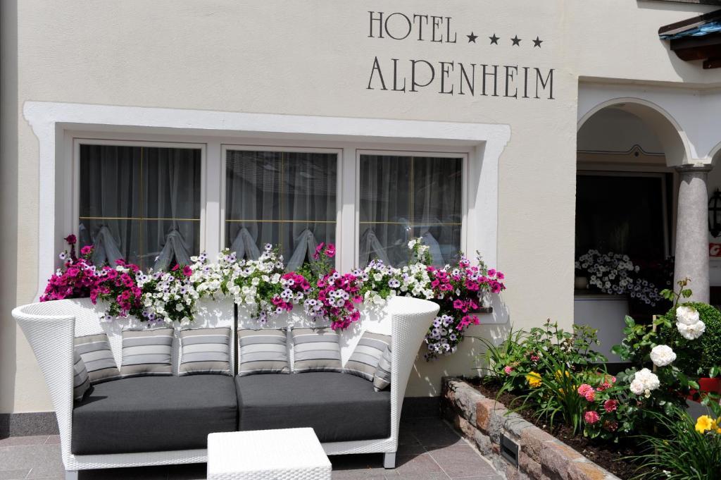 Alpenheim Charming&Spa Hotel St. Ulrich in Gröden Exterior foto